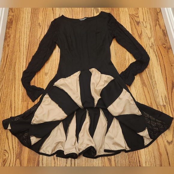 Catherine Malandrino for Design Nation Size: 2 Dress, Lace Sleeves. Unique - Picture 4 of 7